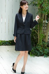 セシールスーツコーデ3