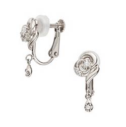 ヴァンドーム青山イヤリング1