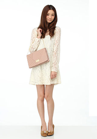 リボンパンプス×パーティーコーデ