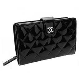 シャネル二つ折り財布1