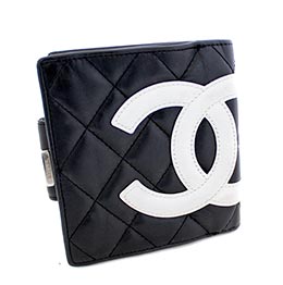 シャネル二つ折り財布3