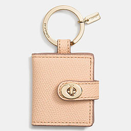 コーチキーホルダー1