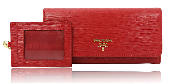 プラダ財布3