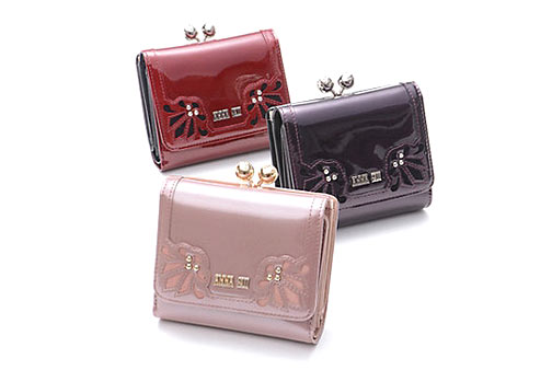 アナスイ二つ折り財布