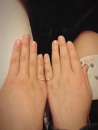 ペアピンキーリング女友達