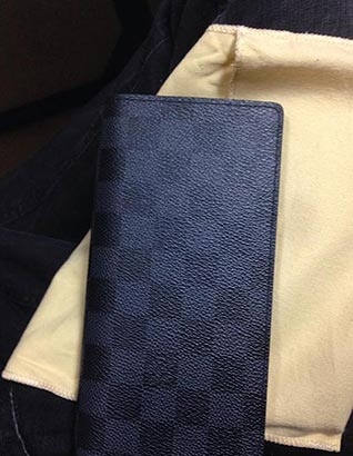 ルイヴィトン財布1