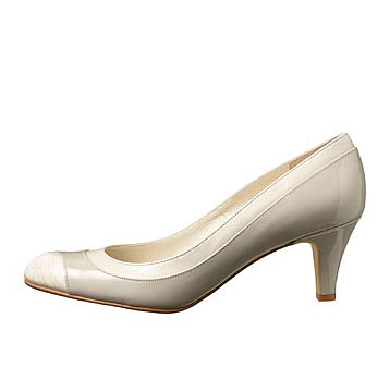 ダイアナパンプス