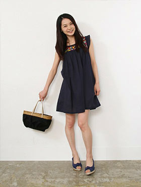 黒かごバッグコーデ5