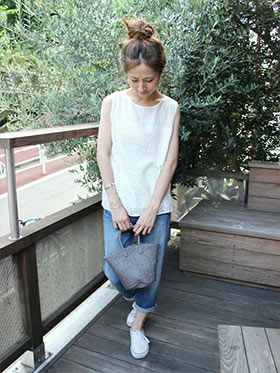 黒かごバッグコーデ3