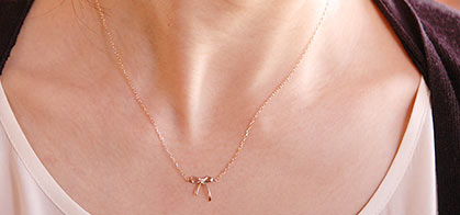 リボンネックレス