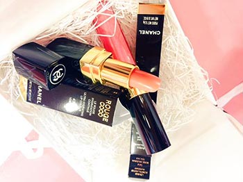 シャネル化粧品プレゼント2