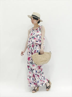 ベージュかごバッグコーデ14