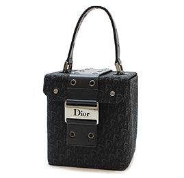 ディオールバニティケース1