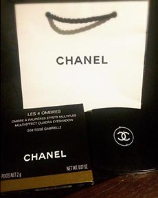 シャネルアイシャドウプレゼント1