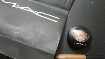 MACアイシャドウプレゼント2