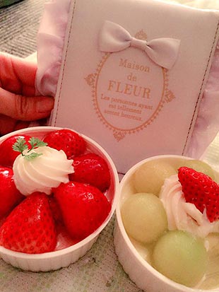 MAISON-DE-REEFURティッシュケースプレゼント