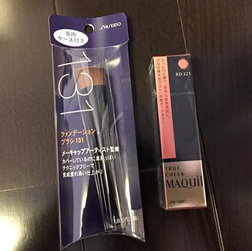 マキアージュチークプレゼント