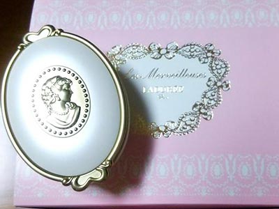 ラデュレプレゼントコスメ3