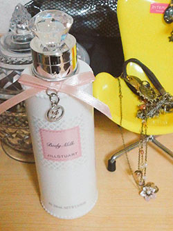 ジルスチュアートボディミルクプレゼント5