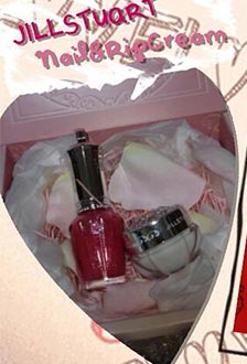 ジルスチュアートネイルプレゼント1