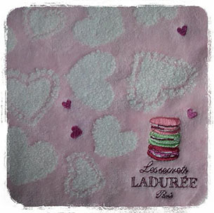 ラデュレハンカチプレゼント3