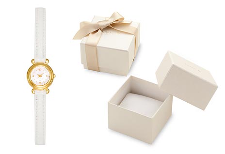 ４℃ホワイト腕時計2