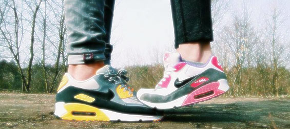 ペアスニーカー