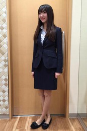 青山レディーススーツ着こなし5