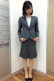 青山レディーススーツ着こなし3