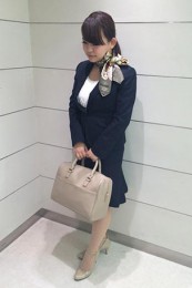 青山レディーススーツ着こなし2