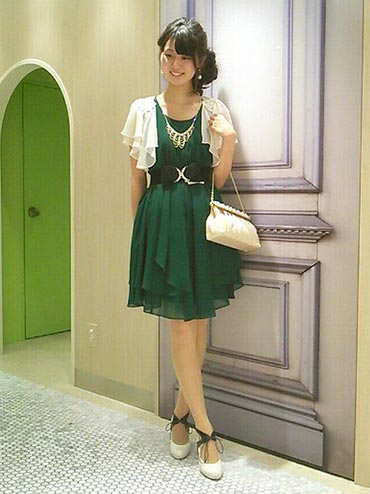 可愛いお呼ばれコーデ3