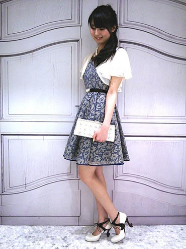 カジュアルお呼ばれコーデ2