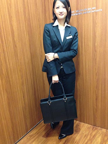 女性リクルートスーツコーデ15
