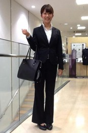 女性リクルートスーツコーデ-パンツ2