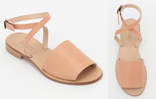 バーニーズニューヨークサンダル1