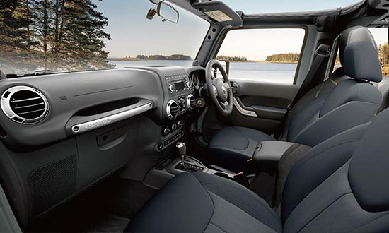 ラングラー室内