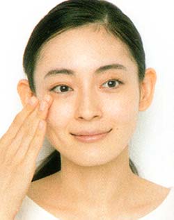 大人 ベースメイク