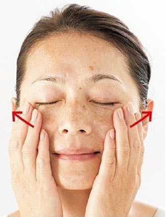 50代 化粧水の入れ方