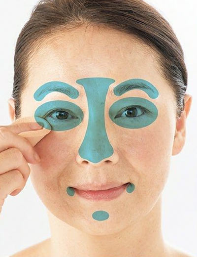 50代 フィニッシュパウダーの付け方