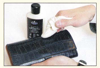 型押しレザー ケア