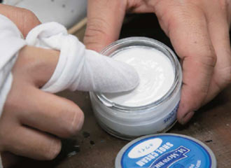 レザースニーカー 手入れ3