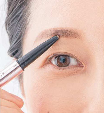 崩れないアイブロウ