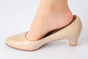 合わないパンプス