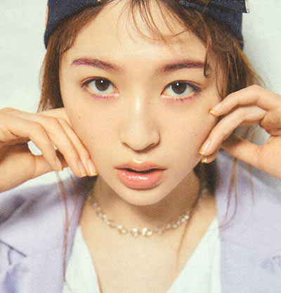 ピンク眉メイク