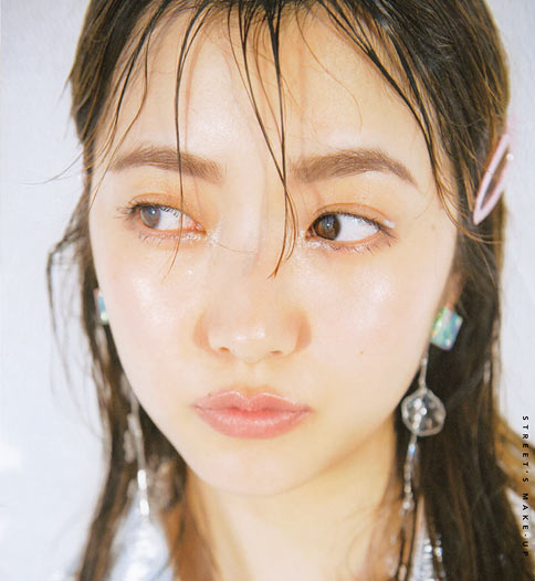 キラキラ顔メイク