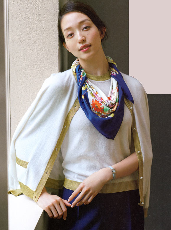 40代スカーフ 巻き方