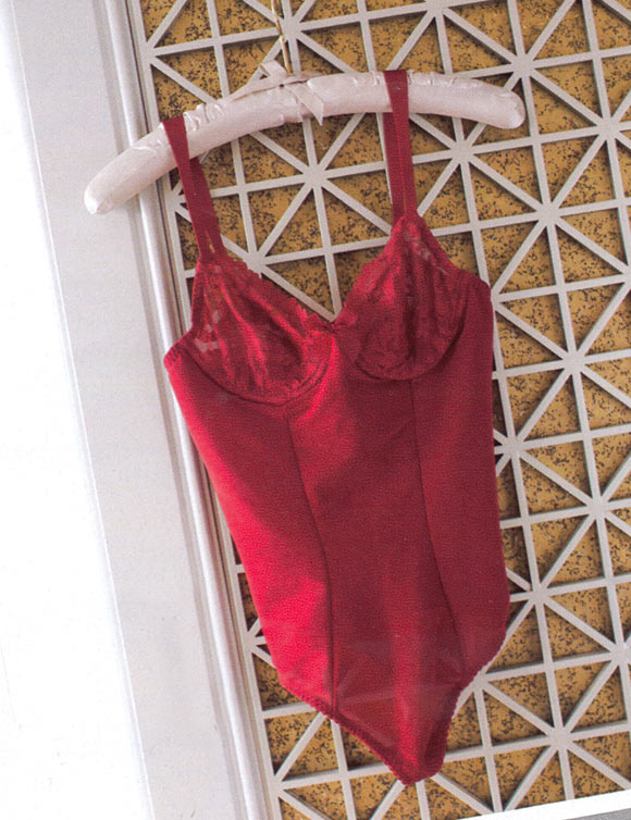 ウォルフォード 下着