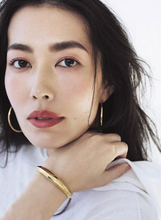 デニムに似合う大人メイク