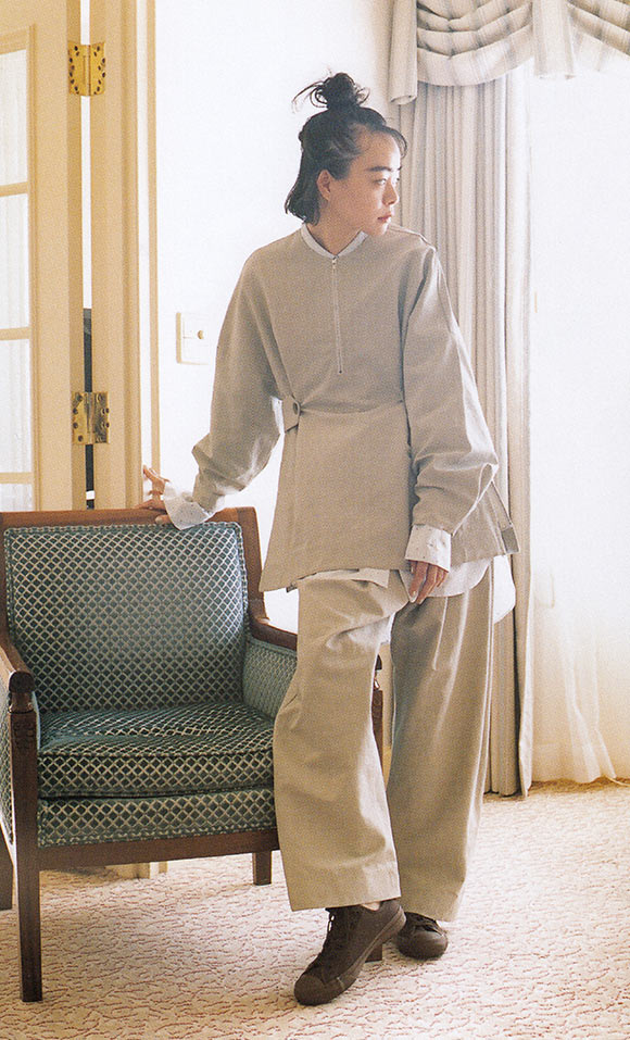 スタジオ ニコルソン 服