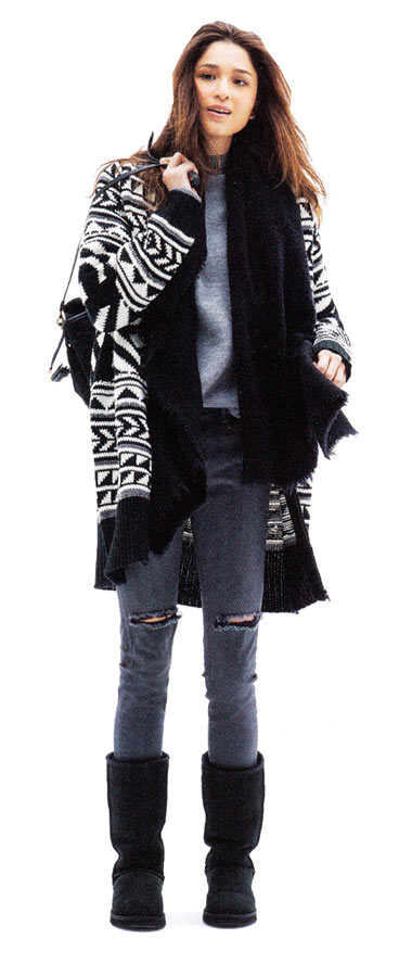 ムートンブーツ 大人 着こなし